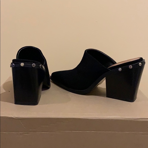 Shoe - Picture 2 of 2